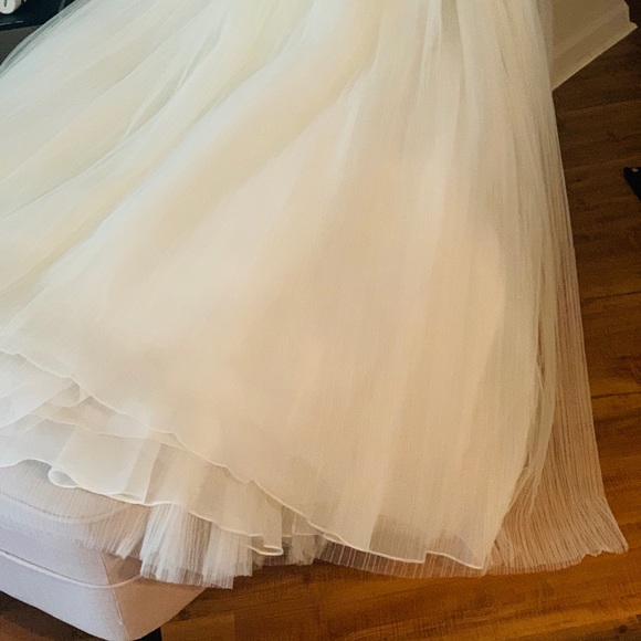 NEW size 4-6 crystal beaded princess wedding gown - Picture 4 of 6